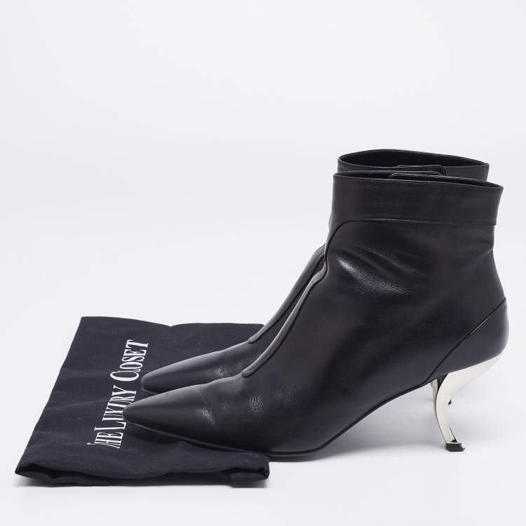 Pre Owned Roger Vivier Black Leather Ankle Booties Size 38