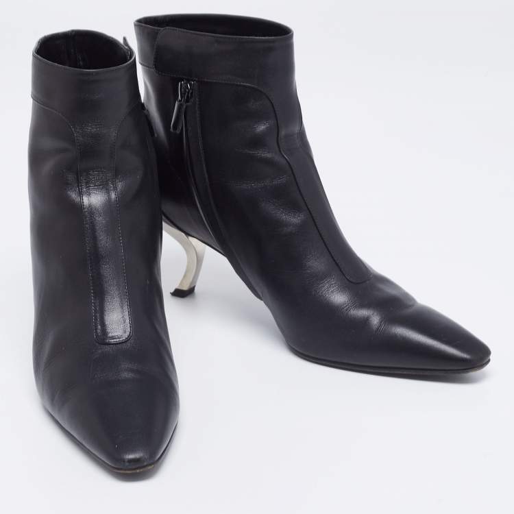 Pre Owned Roger Vivier Black Leather Ankle Booties Size 38