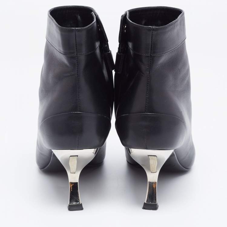 Pre Owned Roger Vivier Black Leather Ankle Booties Size 38