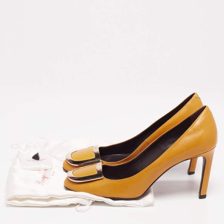 Pre Owned Roger Vivier Yellow Leather Ecusson Pumps Size 37