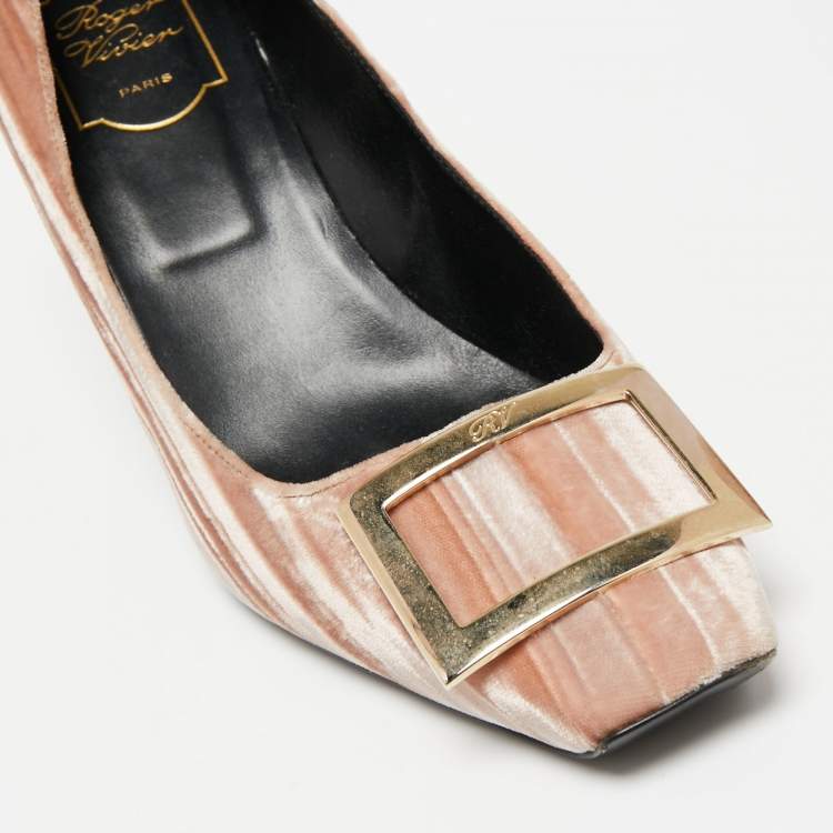 Pre Owned Roger Vivier Light Pink Textured Velvet Buckle Pumps Size 40