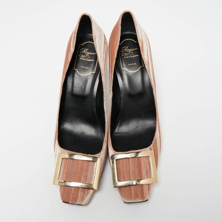 Pre Owned Roger Vivier Light Pink Textured Velvet Buckle Pumps Size 40