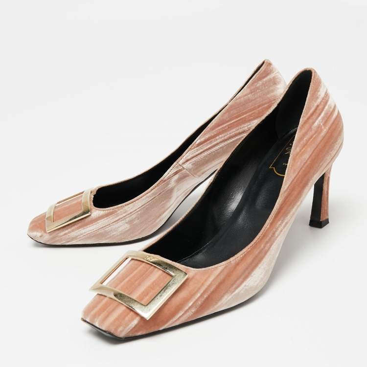 Pre Owned Roger Vivier Light Pink Textured Velvet Buckle Pumps Size 40