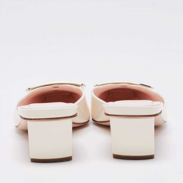 Pre Owned Roger Vivier Cream Patent Leather Belle Vivier Mules Size 35.5
