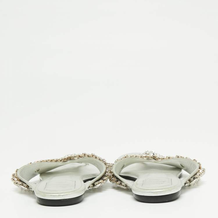 Pre Owned Roger Vivier Metallic Silver Leather Crystal Embellished Thong Flats Size 38.5