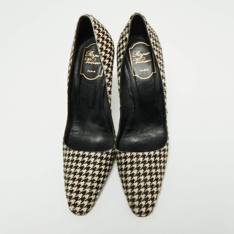Pre Owned Roger Vivier White/Black Calf Hair Houndstooth Pumps Size 39