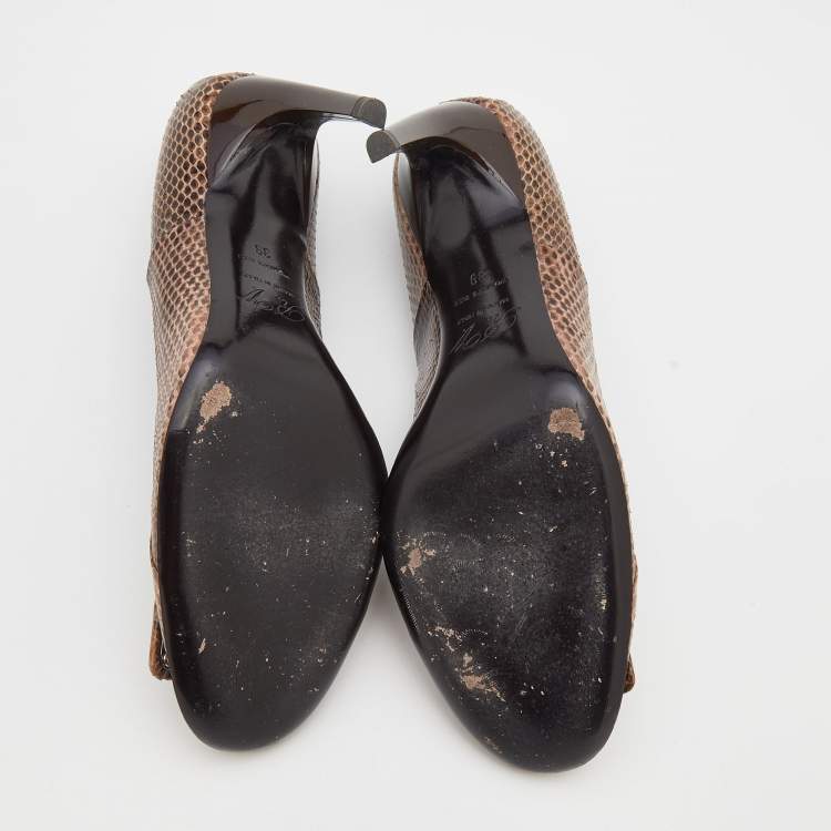 مملوكة مسبقًا Roger Vivier Dark Beige Snakeskin Leather Pumps Size 39
