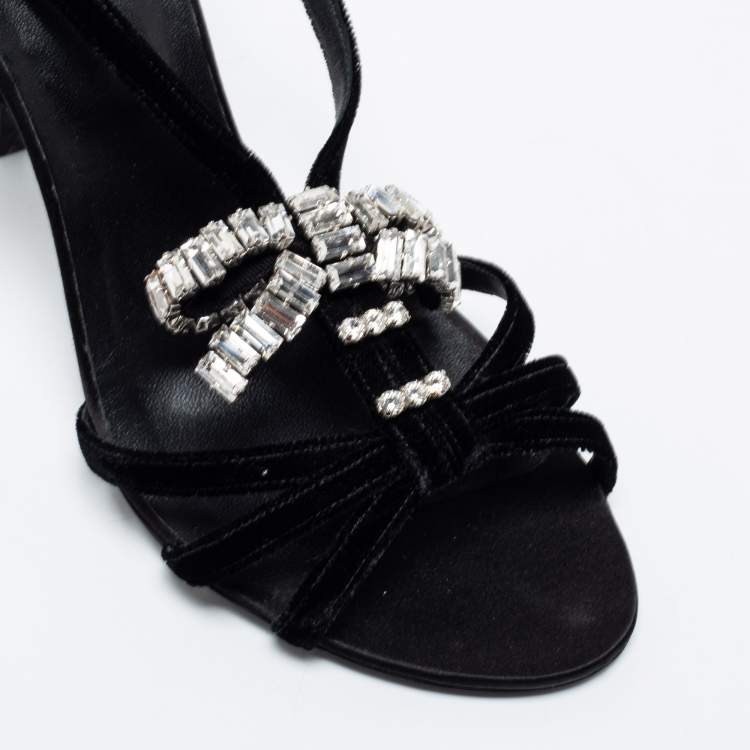 مملوكة مسبقًا Roger Vivier Black Velvet Crystal Embellished Sandals Size 40
