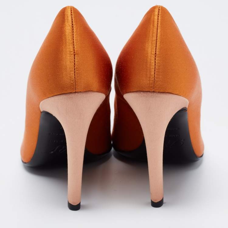 Pre Owned Roger Vivier Orange Satin Buckle Pumps Size 37