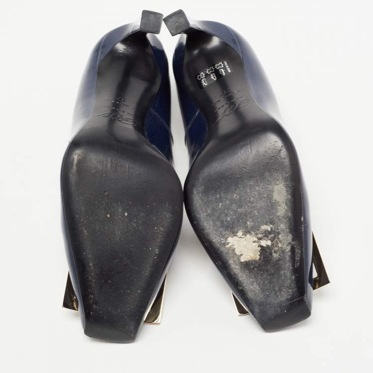 Pre Owned Roger Vivier Navy Blue Patent Leather Trompette Pumps Size 37