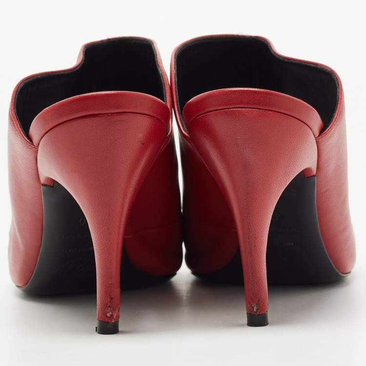 Pre Owned Roger Vivier Red Leather Pointed Toe Mules Size 40