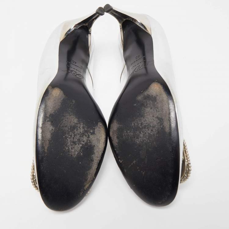 Pre Owned Roger Vivier Silver Leather Crystal Embellished Trompette Pumps Size 40