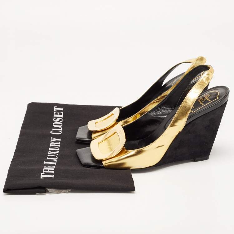 Pre Owned Roger Vivier Gold Leather Buckle Wedge Slingback Sandals Size 39.5