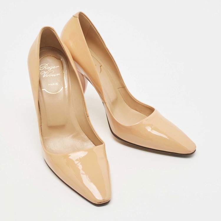 Pre Owned Roger Vivier Beige Patent Leather Pointed Toe Pumps Size 35
