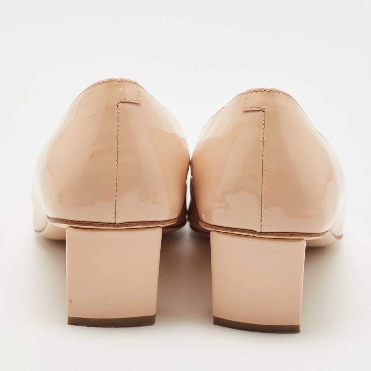 Pre Owned Roger Vivier Beige Patent Leather Trompette Pumps Size 38.5
