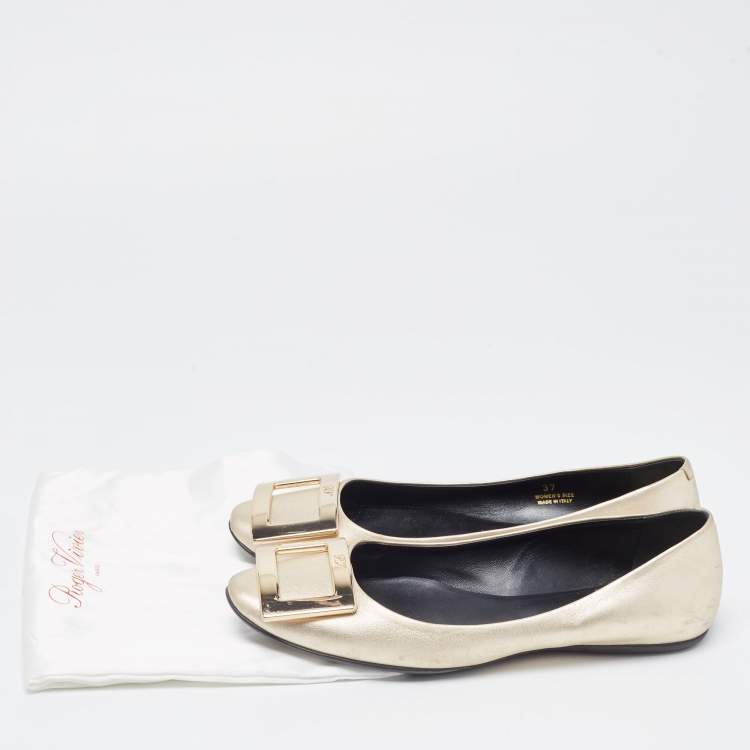 مملوكة مسبقًا Roger Vivier Metallic Gold Leather Ballet  Flats Size 37