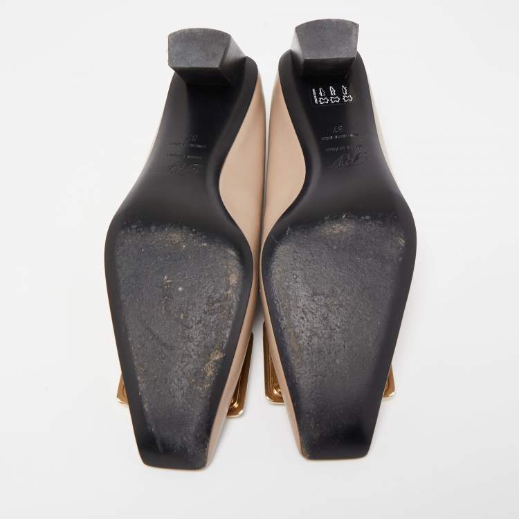 Pre Owned Roger Vivier Grey Leather Belle Vivier Pumps Size 37