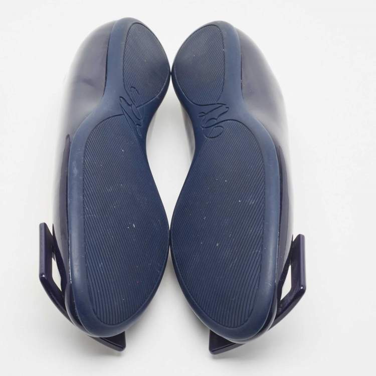 Pre Owned Roger Vivier Navy Blue Patent Leather Ballet Flats Size 35.5