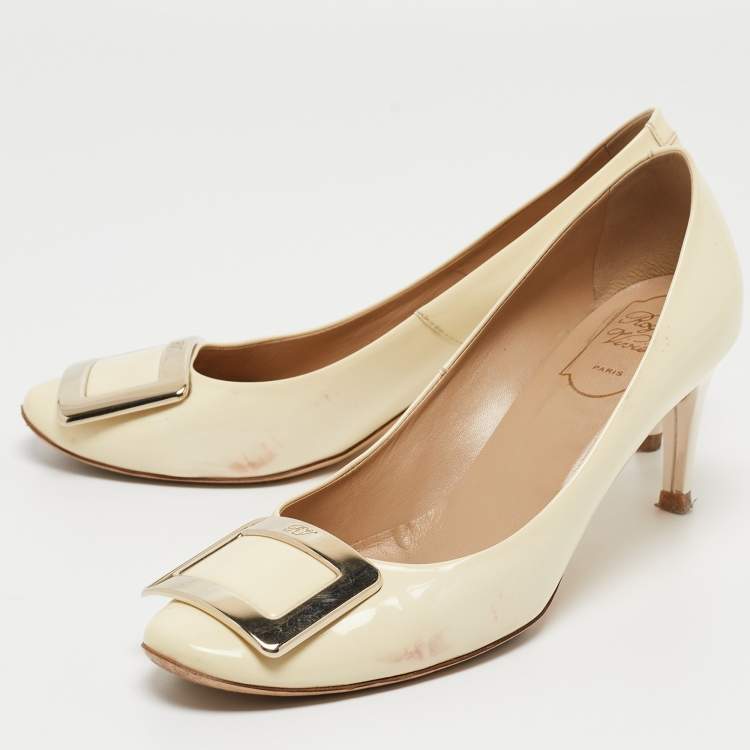 Pre Owned Roger Vivier Cream Patent Leather Trompette Pumps Size 37.5