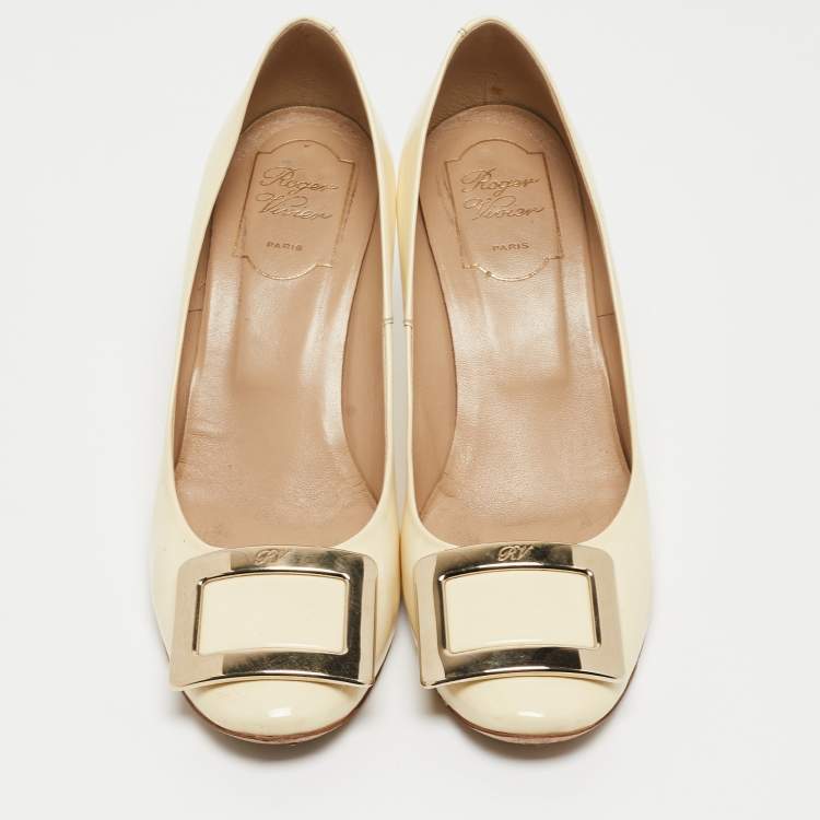 Pre Owned Roger Vivier Cream Patent Leather Trompette Pumps Size 37.5