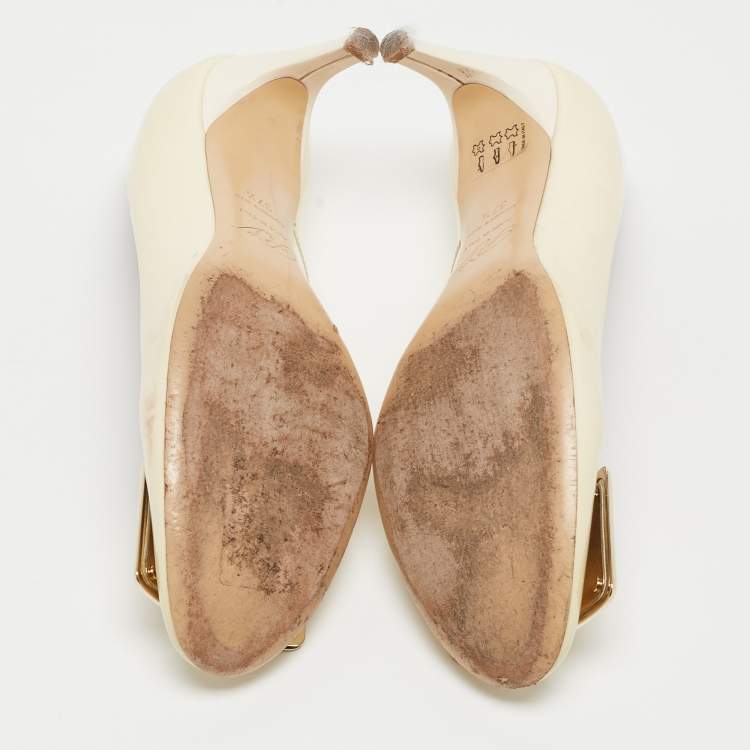 Pre Owned Roger Vivier Cream Patent Leather Trompette Pumps Size 37.5