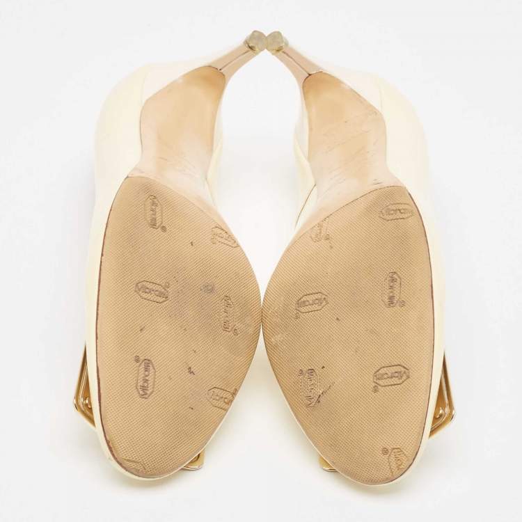 Pre Owned Roger Vivier Cream Patent Leather Trompette Pumps Size 38.5