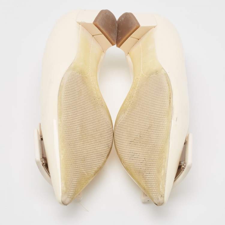 Pre Owned Roger Vivier Cream Patent Leather Gommettine Pumps Size 38