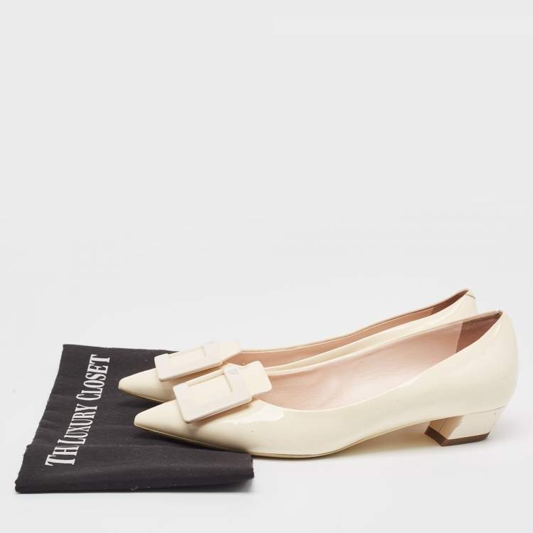 Pre Owned Roger Vivier Cream Patent Leather Gommettine Pumps Size 38