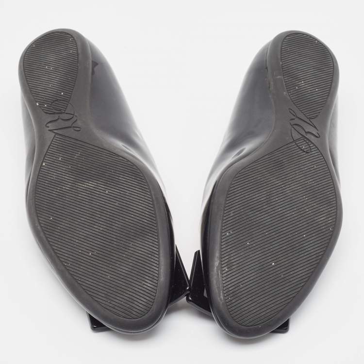 Pre Owned Roger Vivier Black Patent Leather Gommette Ballet Flats Size 39.5 