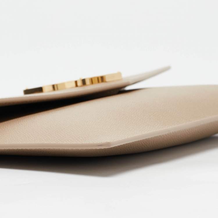 مملوكة مسبقًا Saint Laurent Beige Leather Uptown Pouch
