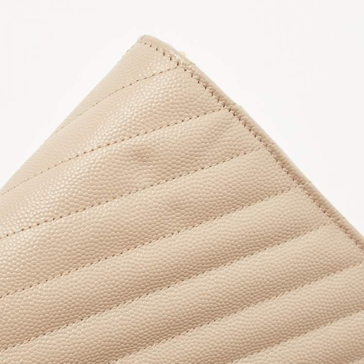 مملوكة مسبقًا Saint Laurent Beige Leather Cassandra Wallet on Chain