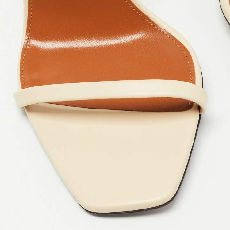 مملوكة مسبقًا Saint Laurent Cream Leather  Opyum Sandals Size 39