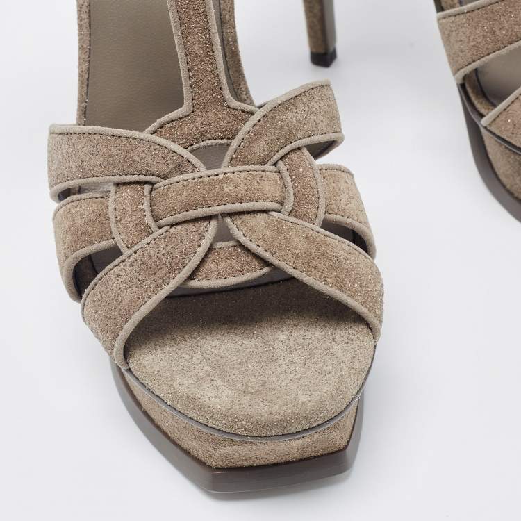 مملوكة مسبقًا Saint Laurent Grey Glitter Suede Tribute Platform Sandals Size 38.5