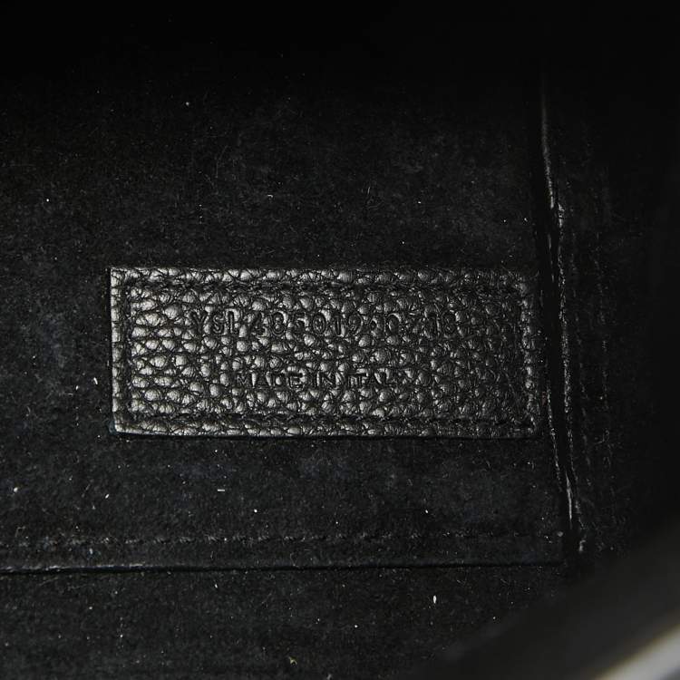 مملوكة مسبقًا Saint Laurent Black Leather Nano Classic Sac De Jour Tote