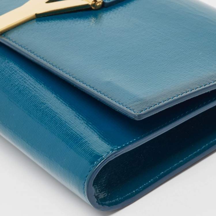 مملوكة مسبقًا Saint Laurent Teal Green Patent Leather Y Line Clutch