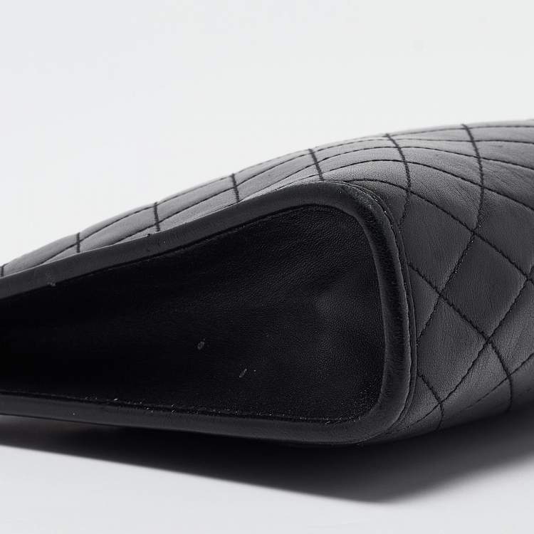 Pre Owned Saint Laurent Black Quilted Leather Victoire Chain Clutch 