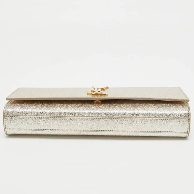 مملوكة مسبقًا Saint Laurent Gold Leather Kate Clutch