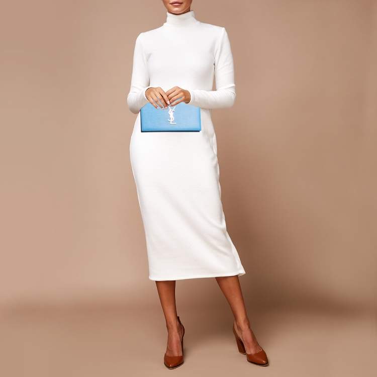 مملوكة مسبقًا Saint Laurent Light Blue Leather Monogram Kate Clutch