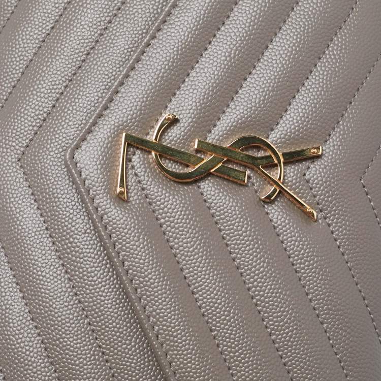 Pre Owned Saint Laurent Grey Matelassé Leather Envelope Chain Clutch