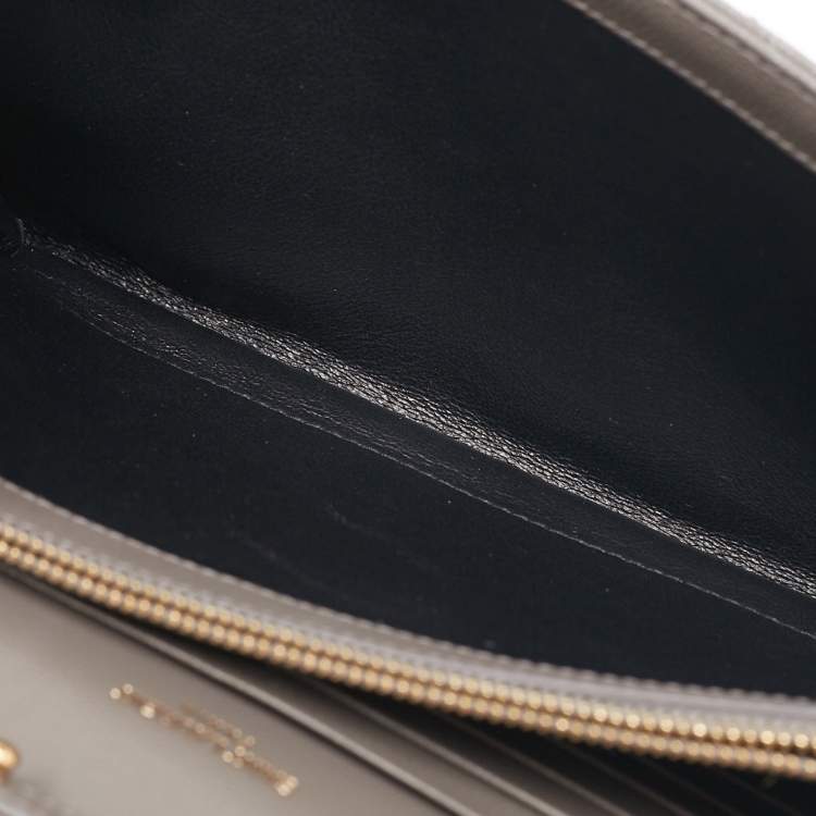 Pre Owned Saint Laurent Grey Matelassé Leather Envelope Chain Clutch