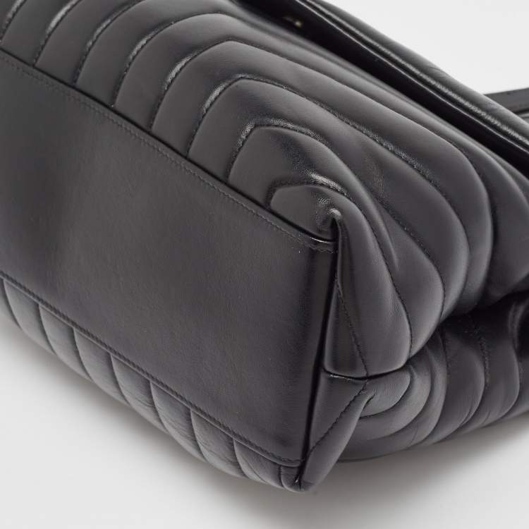 Pre Owned Saint Laurent Matelasse Leather Medium Lou Lou Shoulder Bag