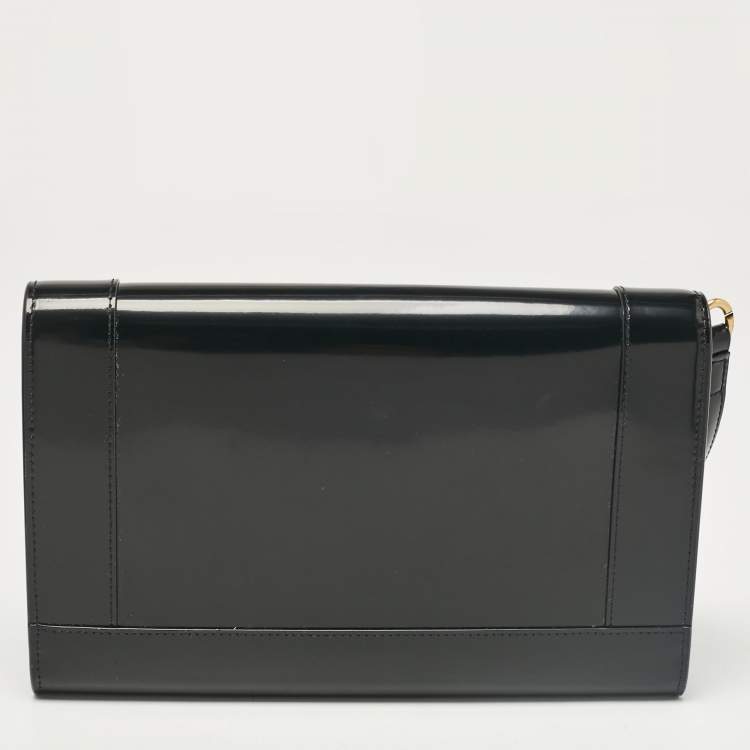 مملوكة مسبقًا Saint Laurent Black Patent Leather Cassandre Flap Wristlet Clutch