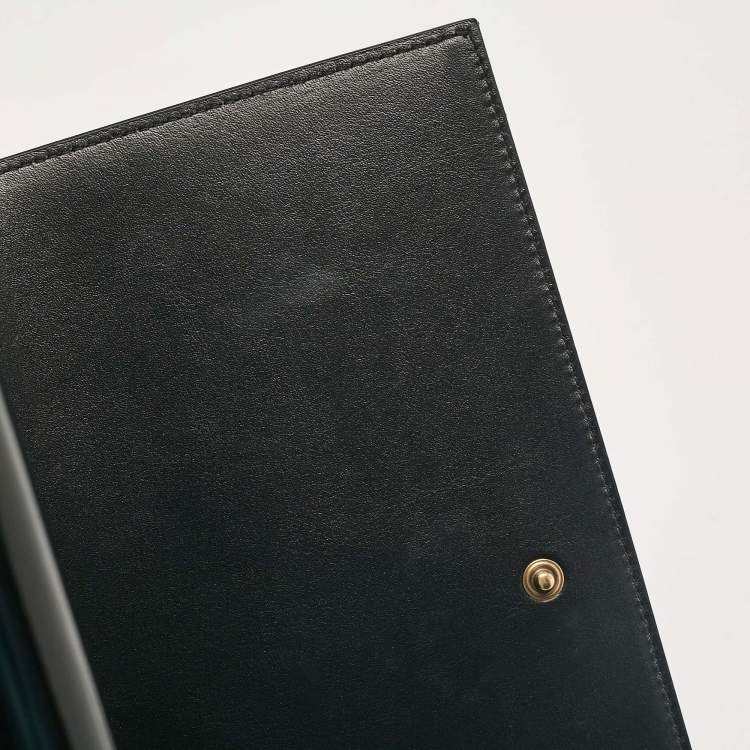 مملوكة مسبقًا Saint Laurent Black Patent Leather Cassandre Flap Wristlet Clutch