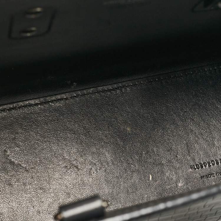 مملوكة مسبقًا Saint Laurent Black Croc Embossed Leather Nano Classic Sac De Jour Tote