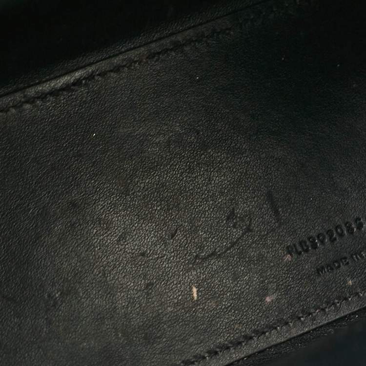 مملوكة مسبقًا Saint Laurent Black Croc Embossed Leather Nano Classic Sac De Jour Tote