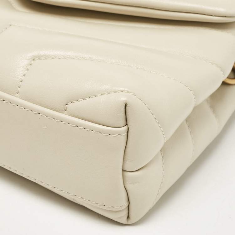 مملوكة مسبقًا Saint Laurent Off White Matelassé Leather Toy Loulou Crossbody Bag