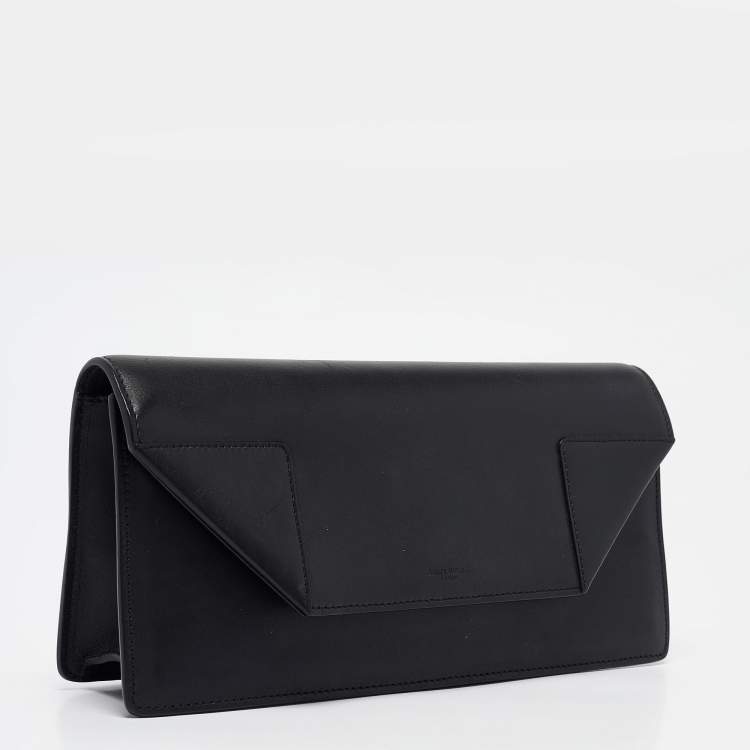 Pre Owned Saint Laurent Black Leather Classic Betty Clutch
