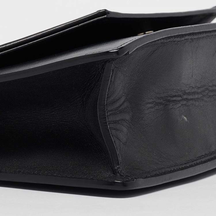 Pre Owned Saint Laurent Black Leather Classic Betty Clutch
