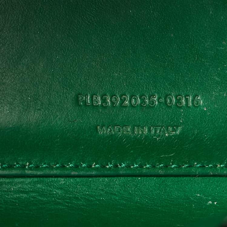Pre Owned Saint Laurent Green Croc Embossed Leather Nano Classic Sac De Jour Tote