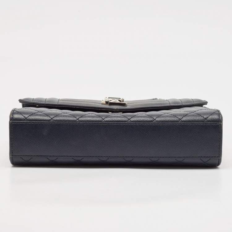 مملوكة مسبقًا Saint Laurent Navy Blue Mix Matelassé Leather Medium Envelope Chain Shoulder Bag